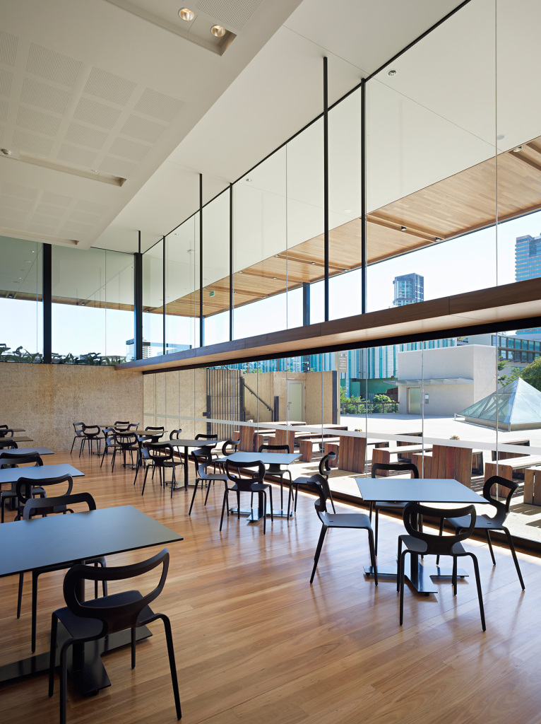 Qld_Museum_4 Queensland Glass